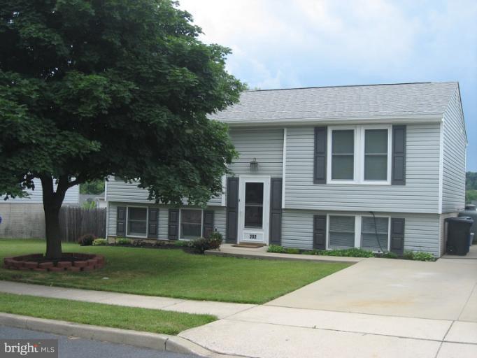 202 E Road Mount Airy, MD 21771 - Photo 5 of 19 Exterior (Front)