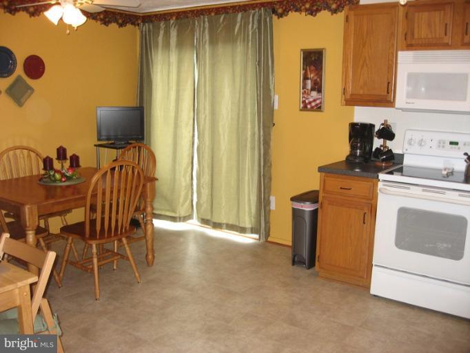 202 E Road Mount Airy, MD 21771 - Photo 6 of 19 Kitchen