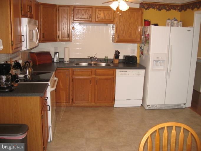 202 E Road Mount Airy, MD 21771 - Photo 10 of 19 Kitchen
