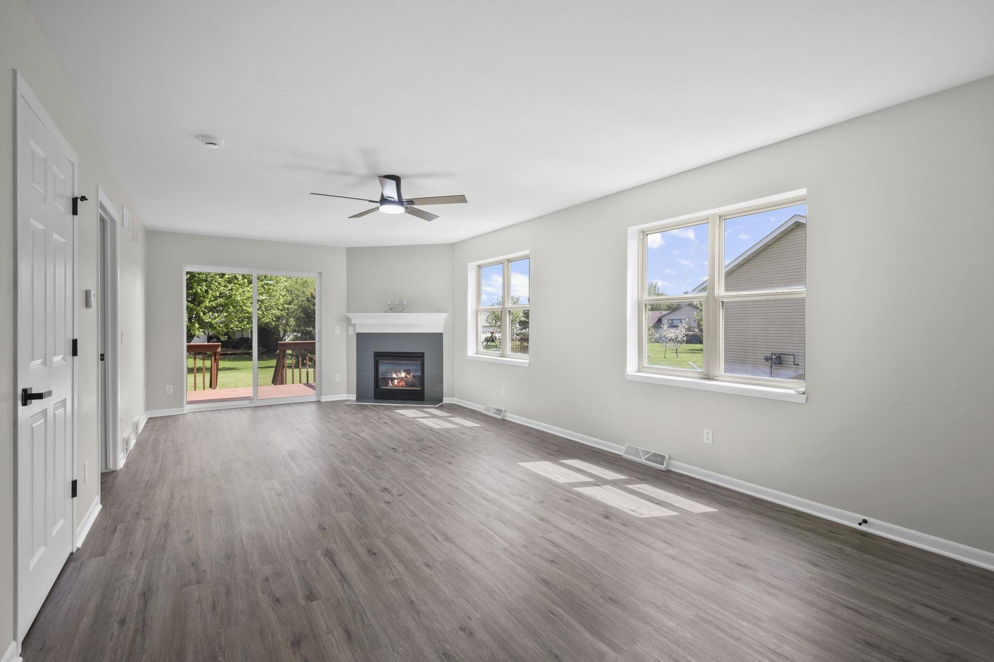 640 Tower Drive Sun Prairie, WI 53590 - Photo 4 of 40