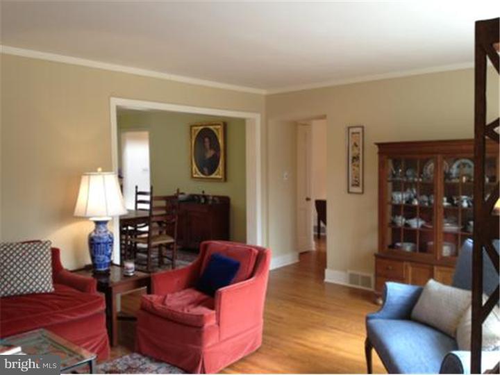 248 Berkley Road Devon, PA 19333 - Photo 4 of 20