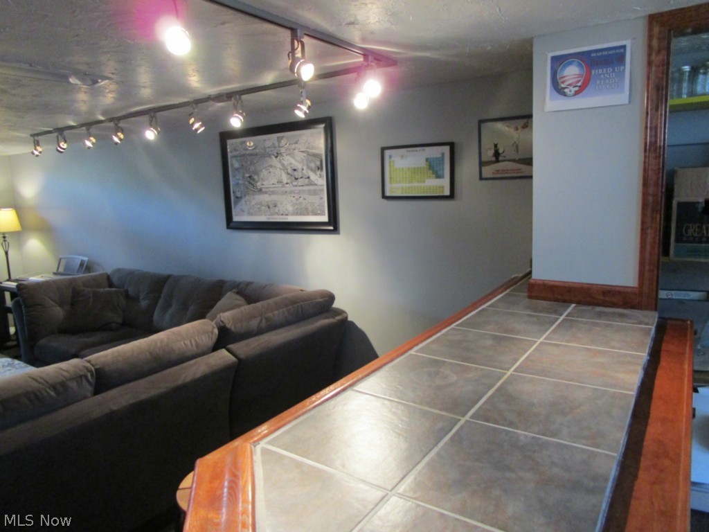 1536 Biltmore Road Cleveland, OH 44124 - Photo 7 of 15 Gallery Image 7