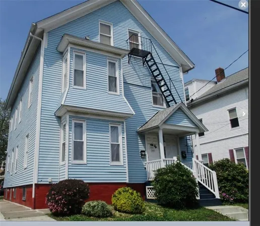 $1,600 | 23 Young Street, Pawtucket, RI 02860