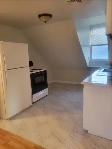 $1,600 | 23 Young Street, Pawtucket, RI 02860