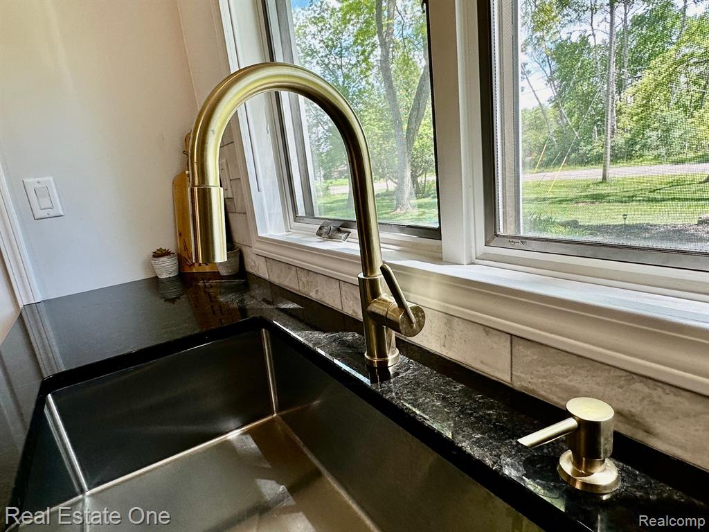 21805 28 Mile Road Ray, MI 48096 - Photo 5 of 67