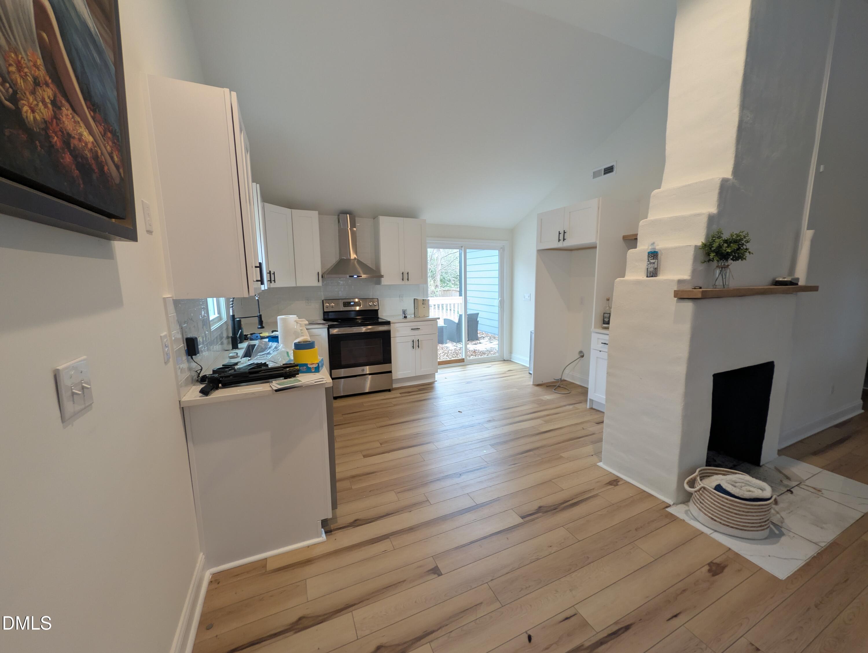 111 Dunstan Avenue Durham, NC 27707 - Photo 4 of 14 Image 04