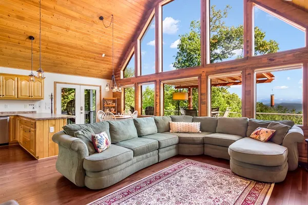 $495,000 | 111 Trophy Buck Point, Murphy, NC 28906