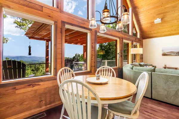 $495,000 | 111 Trophy Buck Point, Murphy, NC 28906