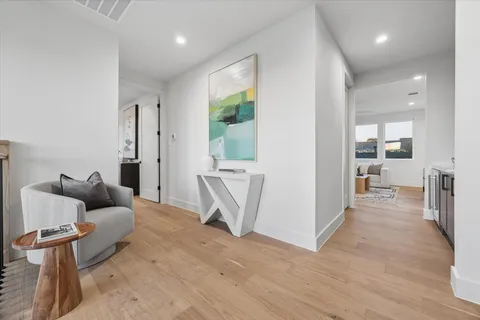 $1,395,000 | 107 East 24th Street, Houston, TX 77008