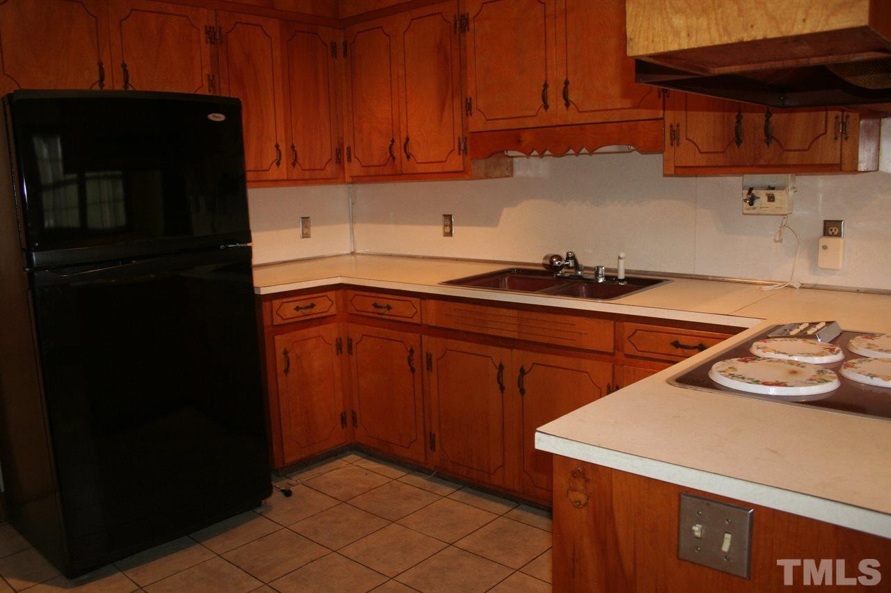 1722 Pinecrest Road Henderson, NC 27536 - Photo 4 of 25