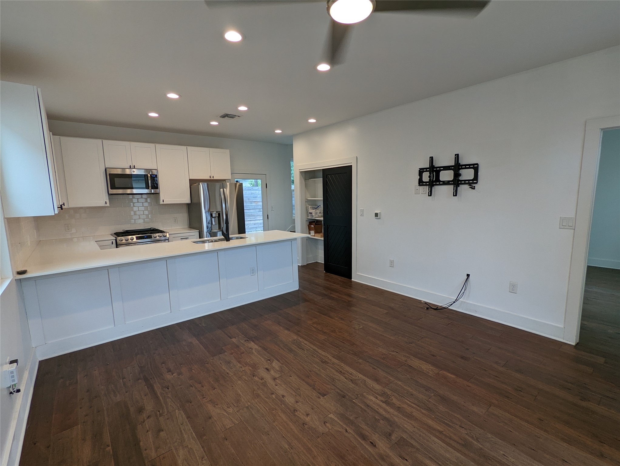 1108 Morrow Street, Unit 2 Austin, TX 78757 - Photo 4 of 29