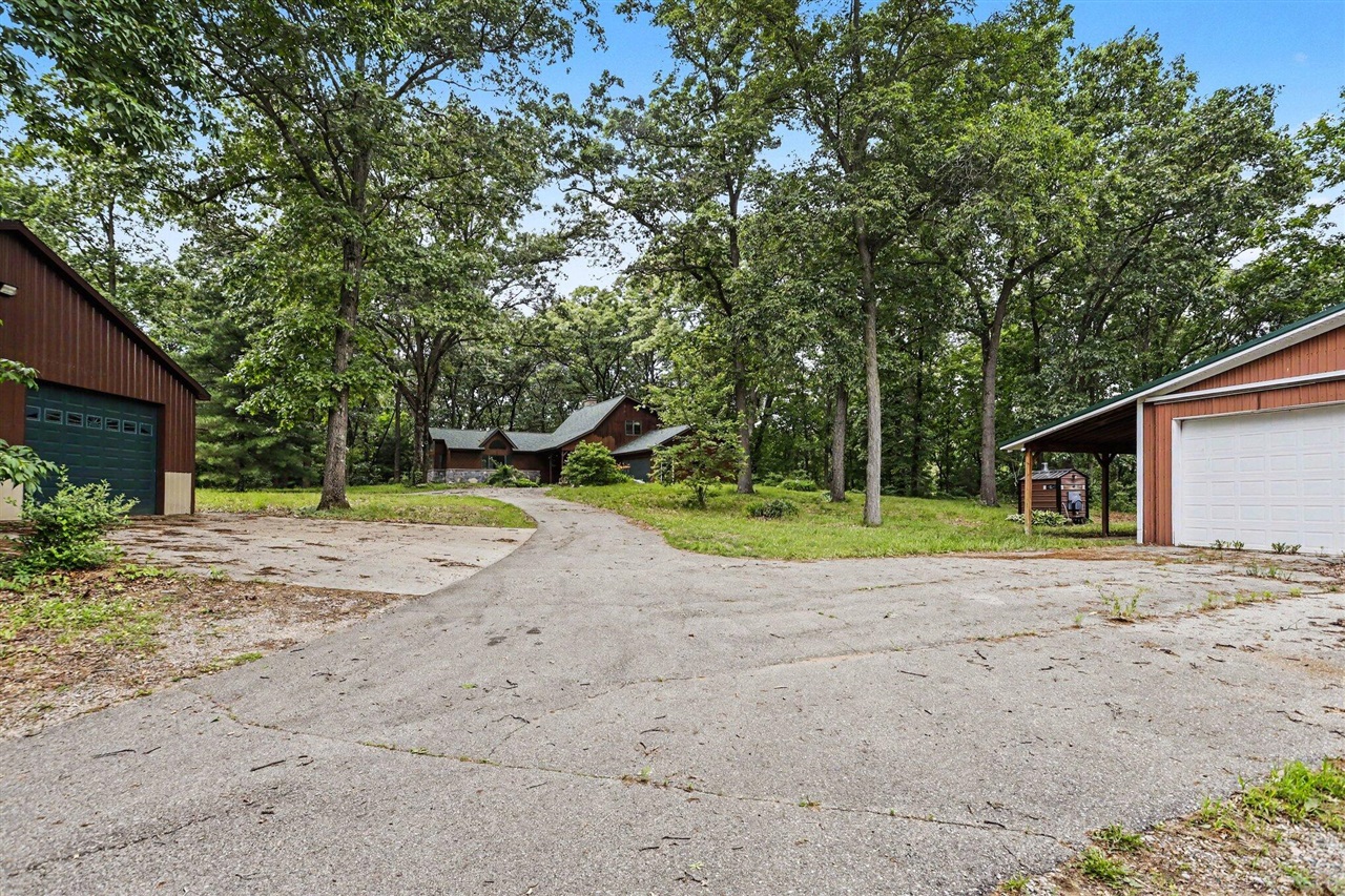 10642 Keller Road Delton, MI 49046 - Photo 33 of 49
