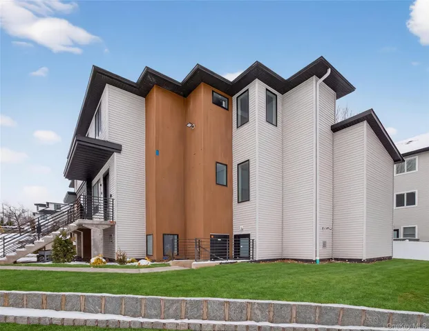 $1,895,000 | 13 Elener Lane, Unit 202, Spring Valley, NY 10977