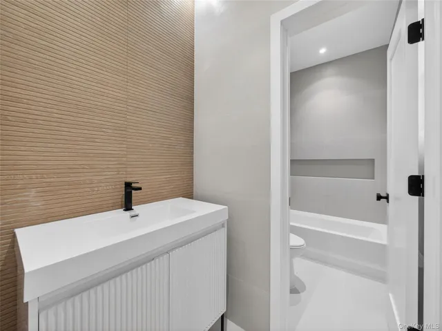 $1,895,000 | 13 Elener Lane, Unit 202, Spring Valley, NY 10977