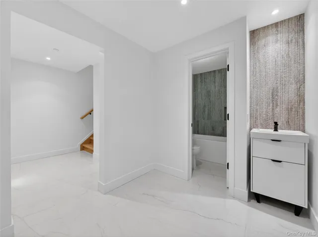 $1,895,000 | 13 Elener Lane, Unit 202, Spring Valley, NY 10977