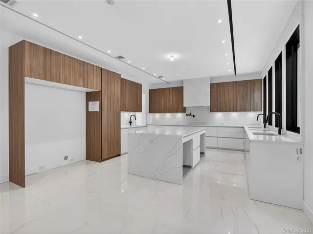 $1,895,000 | 13 Elener Lane, Unit 202, Spring Valley, NY 10977