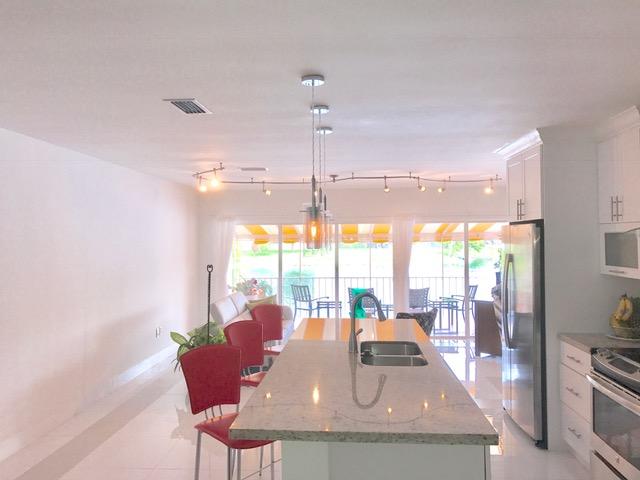 7002 Holly Road Miami Lakes, FL 33014 - Photo 5 of 20 FullSizeRender (45)