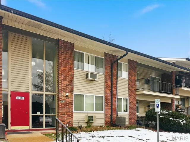 $119,900 | 10010 South Bunker Hill Drive, Unit H, St. Louis, MO 63123