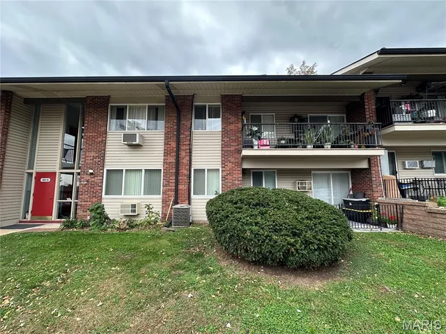 $139,900 | 10010 South Bunker Hill Drive, Unit H, St. Louis, MO 63123