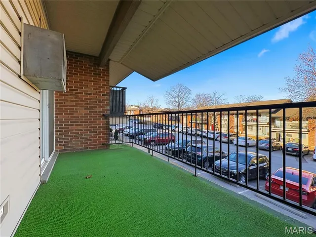 $119,900 | 10010 South Bunker Hill Drive, Unit H, St. Louis, MO 63123