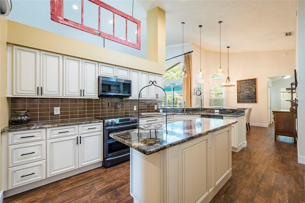 8115 Montock Court Trinity, FL 34655 - Photo 23 of 54