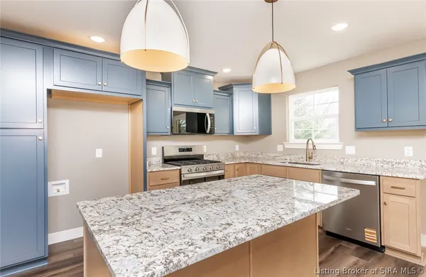 $479,900 | 2430 Ridgewood Court, Unit LOT 915), Jeffersonville, IN 47130