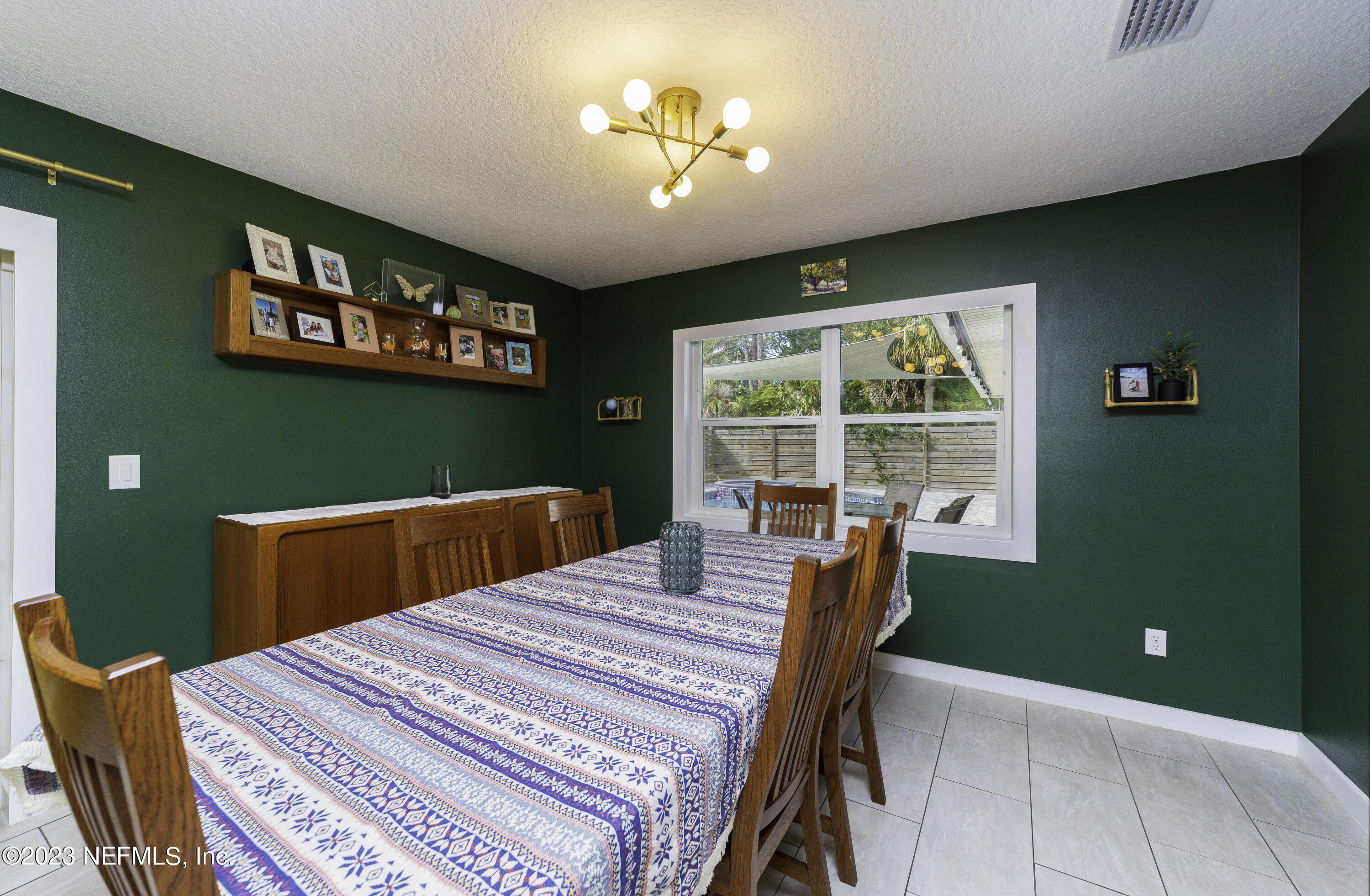 831 Rita Circle St. Augustine, FL 32086 - Photo 10 of 28 Dining overlooks Pool