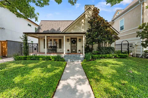 $925,000 | 1806 McDuffie Street, Houston, TX 77019