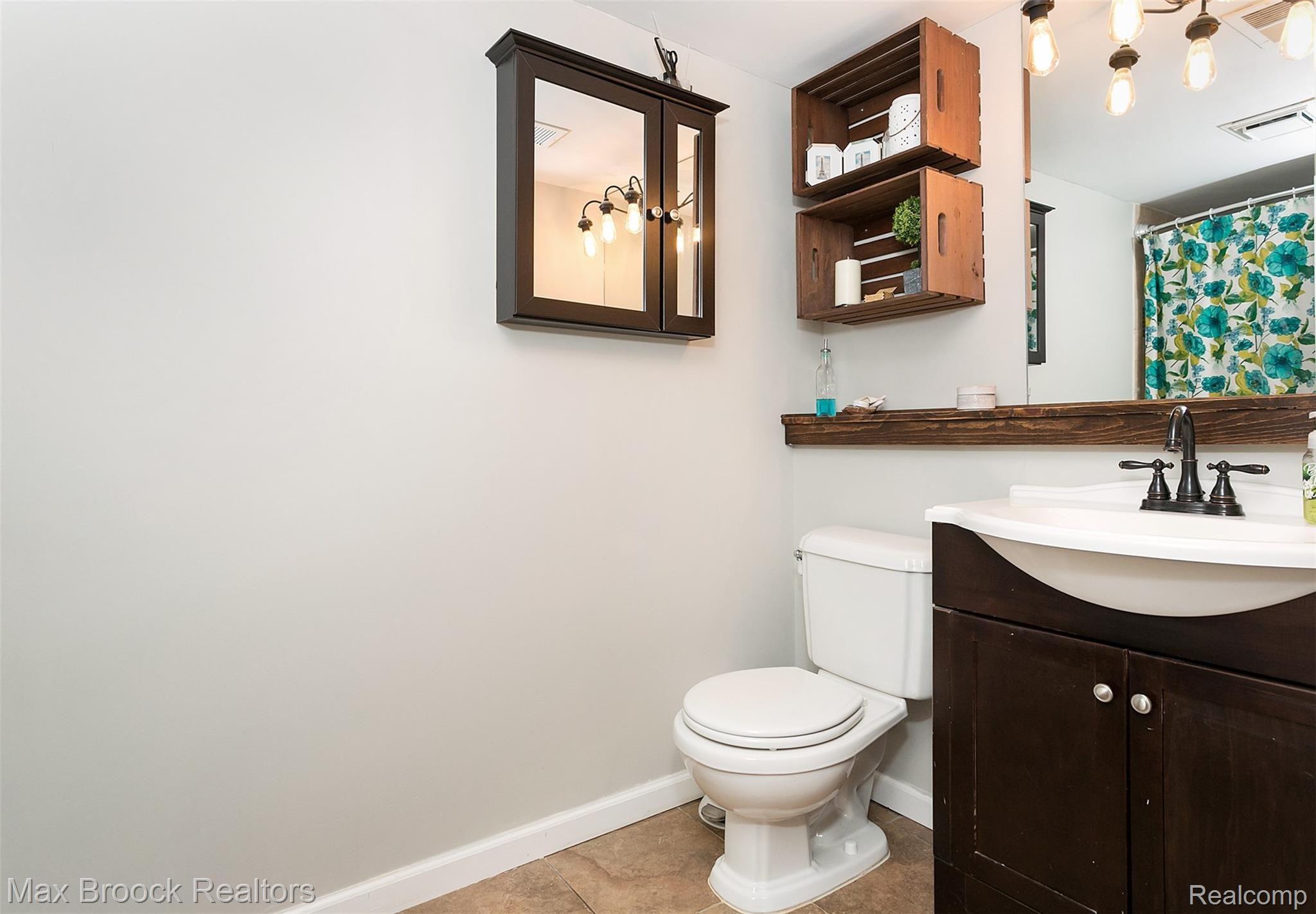 3718 Dearborn Avenue Rochester, MI 48309 - Photo 21 of 36 Dearborn-20.jpg