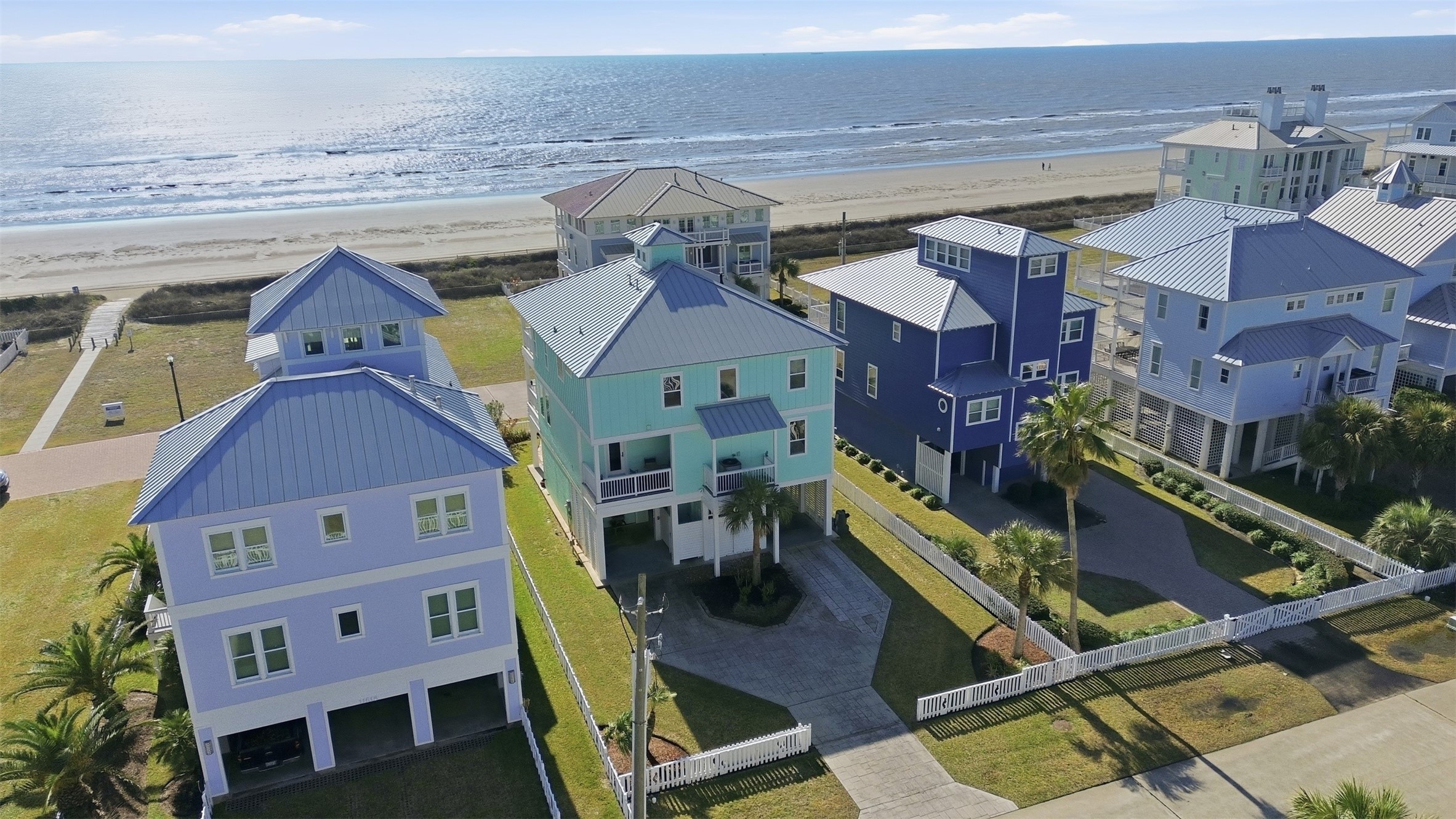 11622 Beachside Galveston, TX 77554 - Photo 36 of 39 This coastal property features direct ocean views.