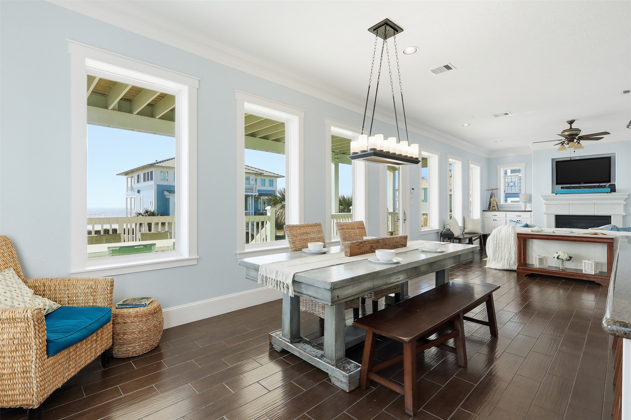 11622 Beachside Galveston, TX 77554 - Photo 5 of 39 This bright and airy dining features large windows with scenic views. Perfect for entertaining and relaxing.