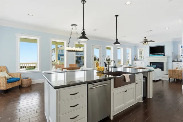 $1,599,999 | 11622 Beachside, Galveston, TX 77554