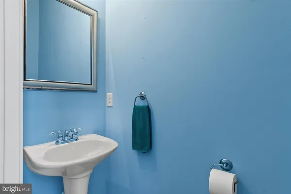 a view of livingroom with furniture and windows