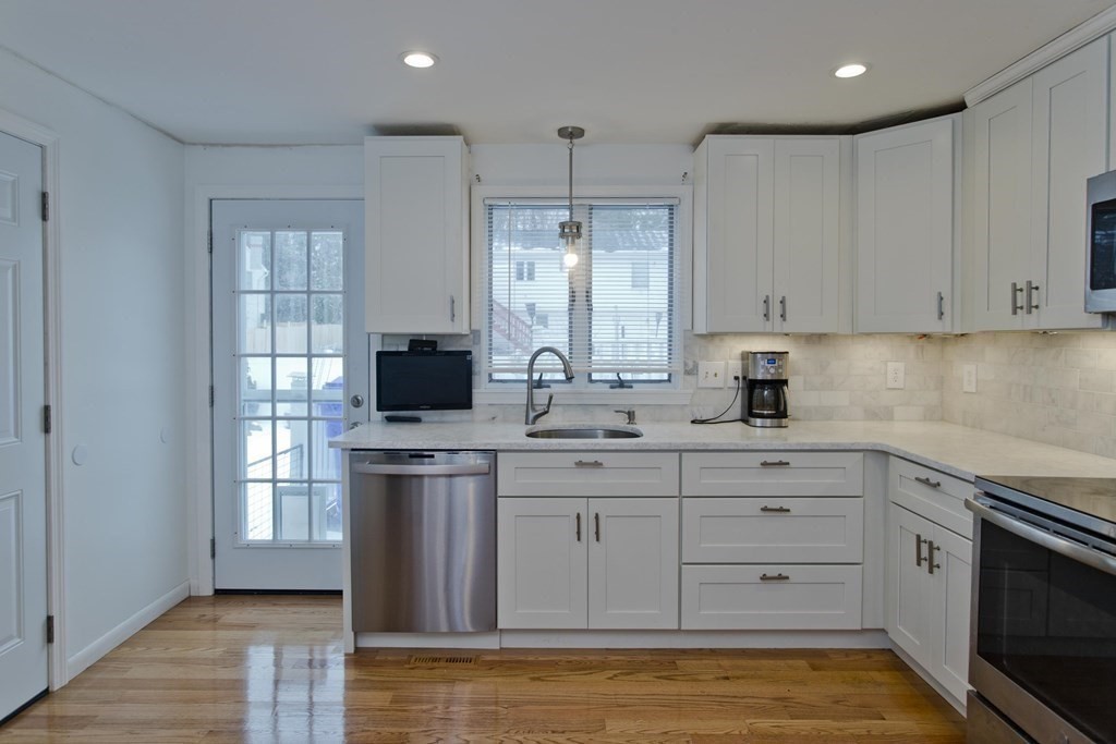 11 Vale Circle Springfield, MA 01118 - Photo 11 of 40 Gallery Image 11