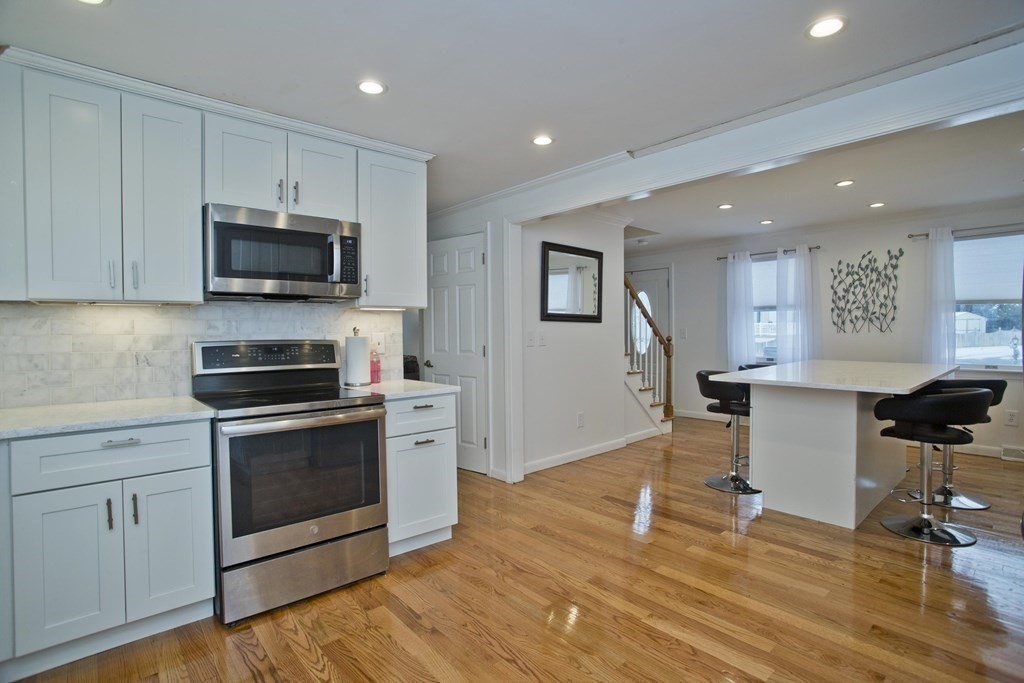 11 Vale Circle Springfield, MA 01118 - Photo 4 of 40 Gallery Image 4