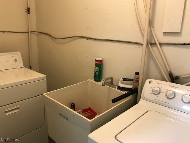 18080 Blandford Road Cleveland, OH 44121 - Photo 14 of 15 Laundry off Kitchen