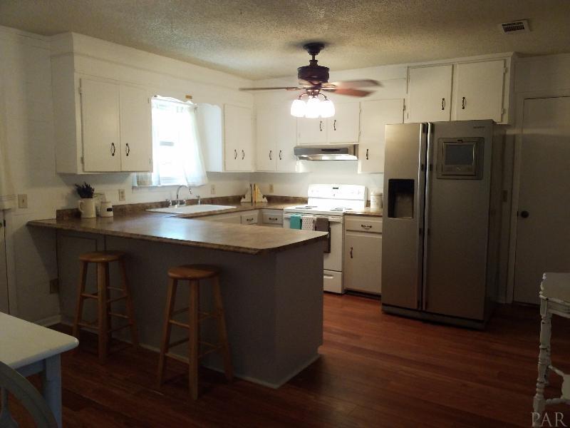 4244 Jernigan Road Pace, FL 32571 - Photo 3 of 19