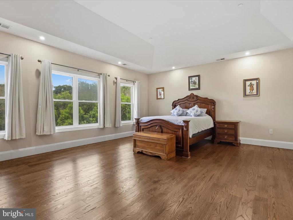 12107 Glen Mill Road Potomac, MD 20854 - Photo 13 of 44