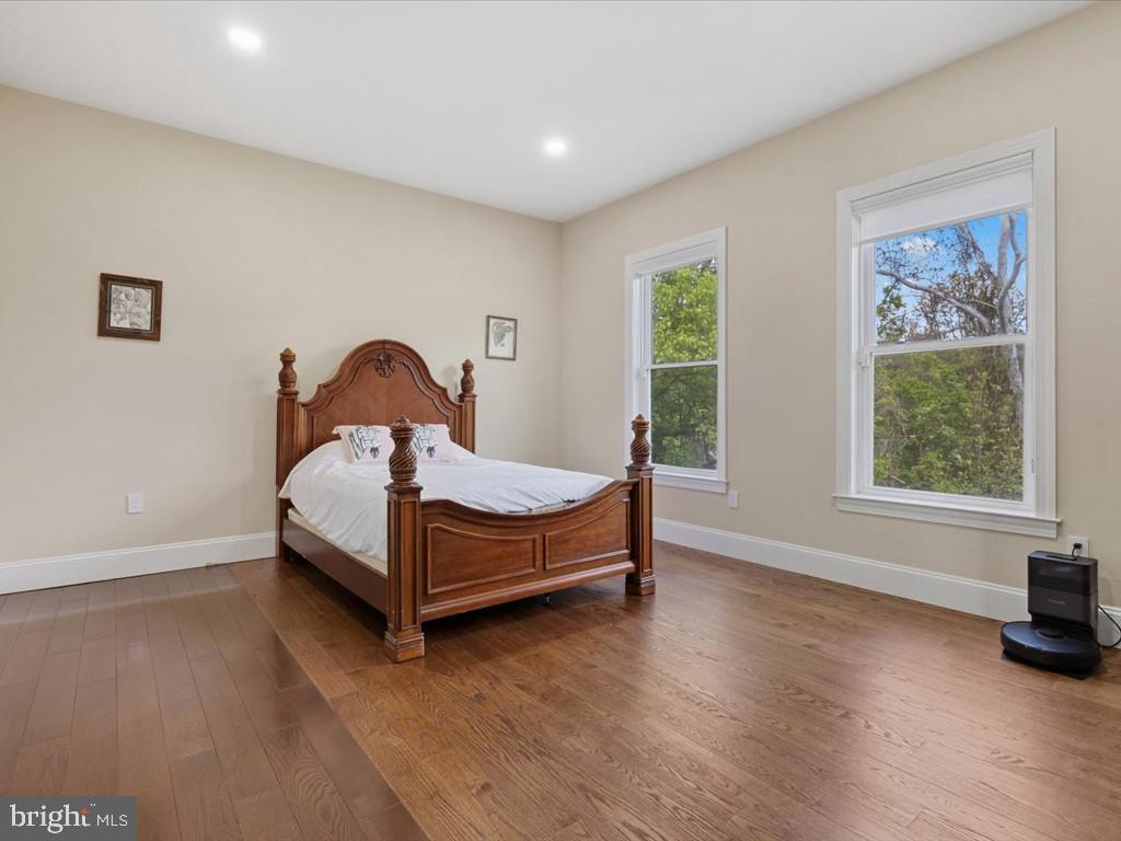 12107 Glen Mill Road Potomac, MD 20854 - Photo 19 of 44