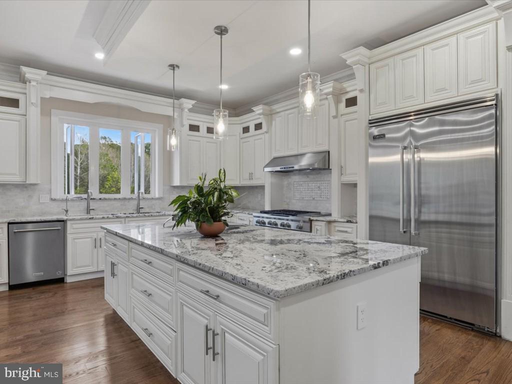 12107 Glen Mill Road Potomac, MD 20854 - Photo 4 of 44