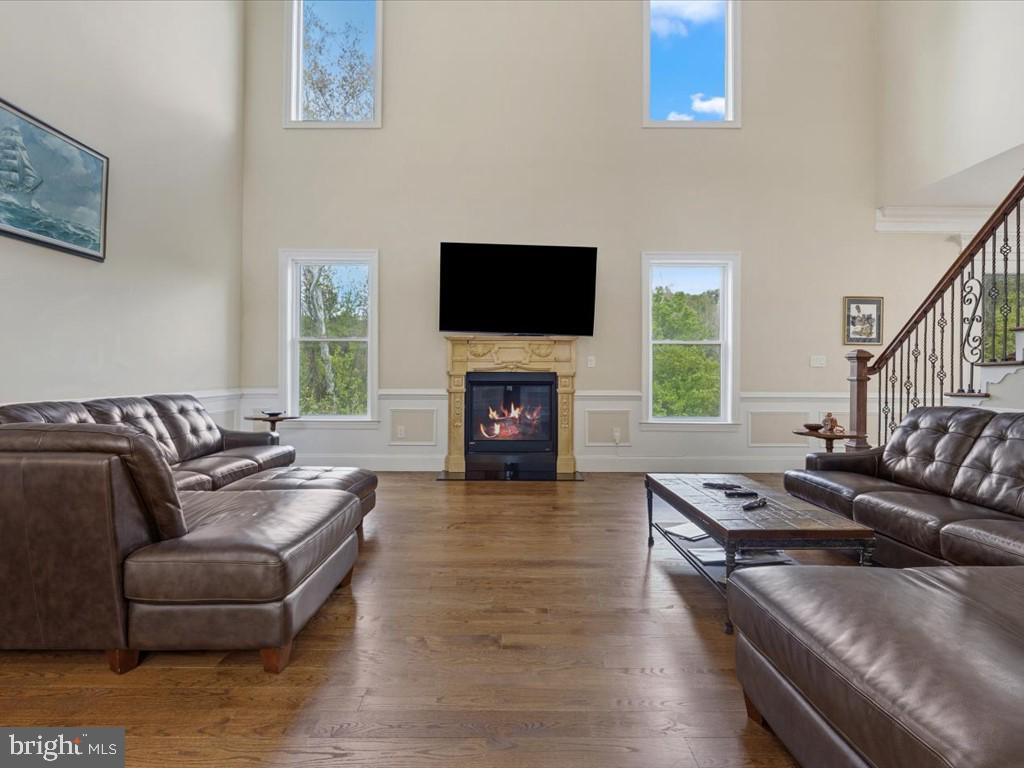12107 Glen Mill Road Potomac, MD 20854 - Photo 7 of 44