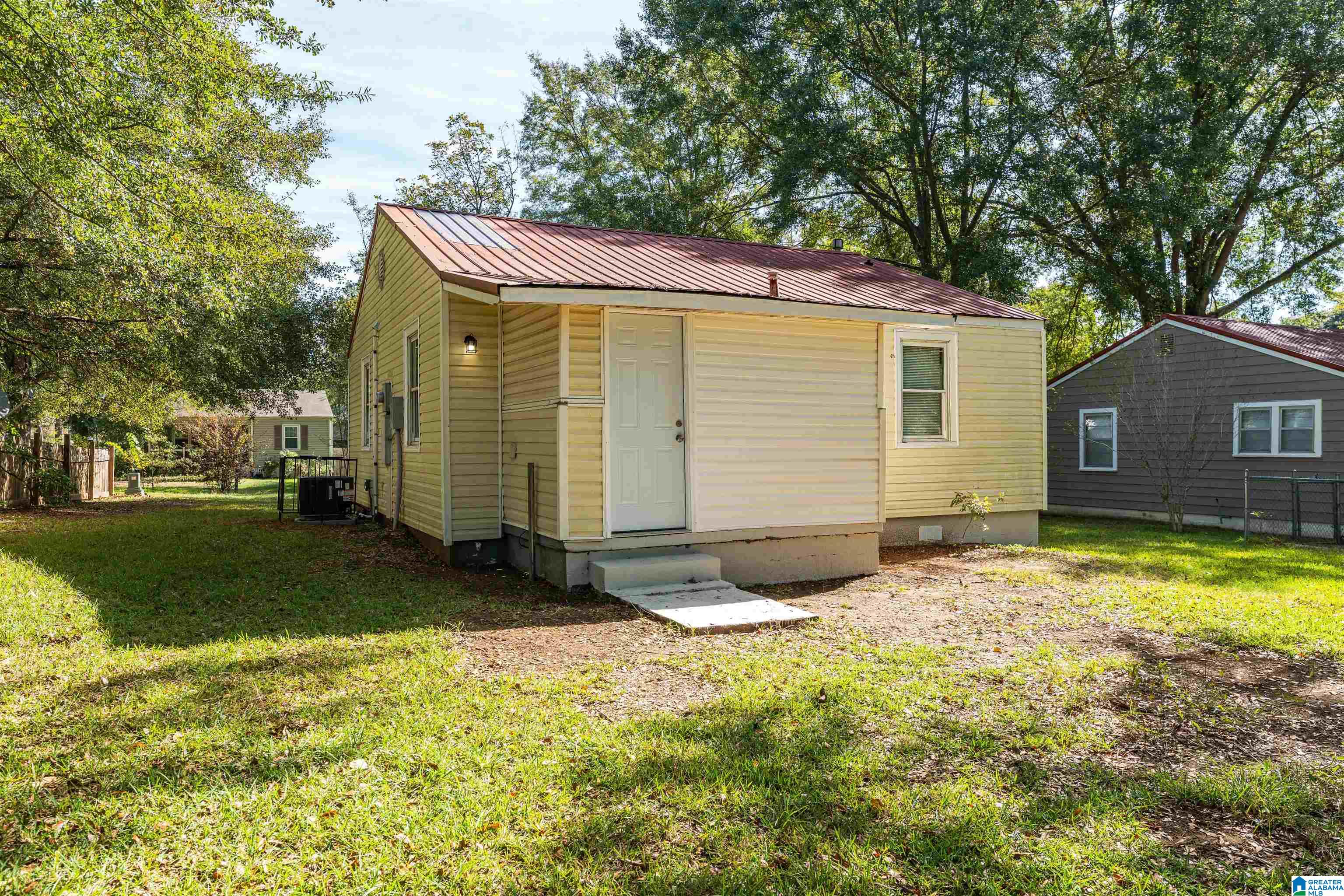 118 Holly Street Bessemer, AL 35023 - Photo 3 of 5