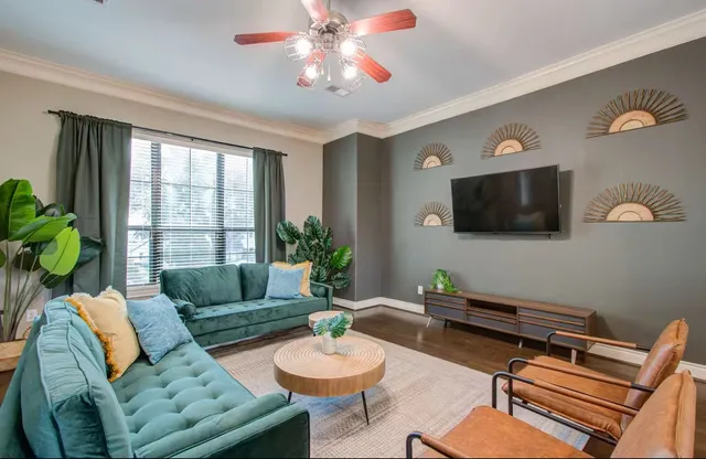 $3,400 | 4001 Dallas Street, Unit A, Houston, TX 77023