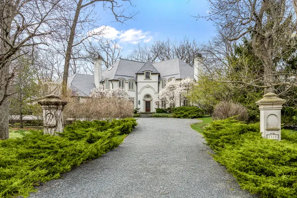 $2,199,000 | 1315 Abington Cambs Drive, Lake Forest, IL 60045