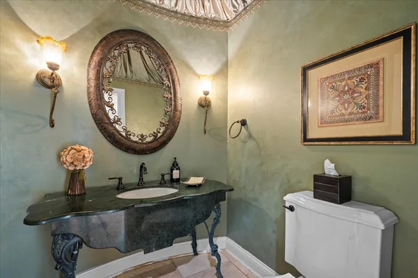 $2,199,000 | 1315 Abington Cambs Drive, Lake Forest, IL 60045