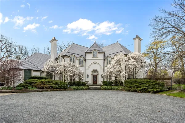 $2,199,000 | 1315 Abington Cambs Drive, Lake Forest, IL 60045
