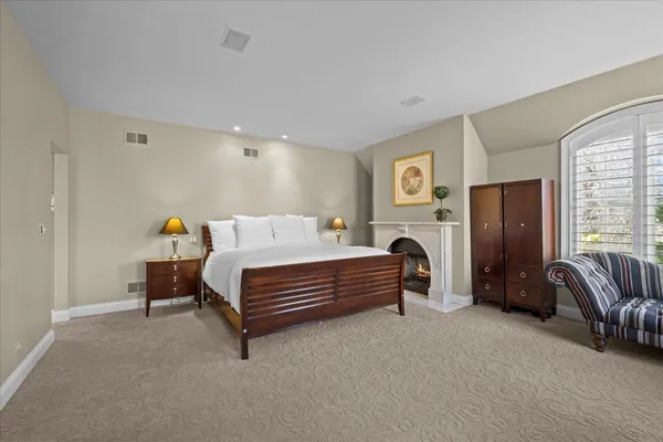 $2,199,000 | 1315 Abington Cambs Drive, Lake Forest, IL 60045