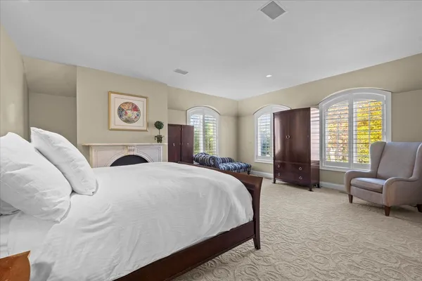 $2,199,000 | 1315 Abington Cambs Drive, Lake Forest, IL 60045