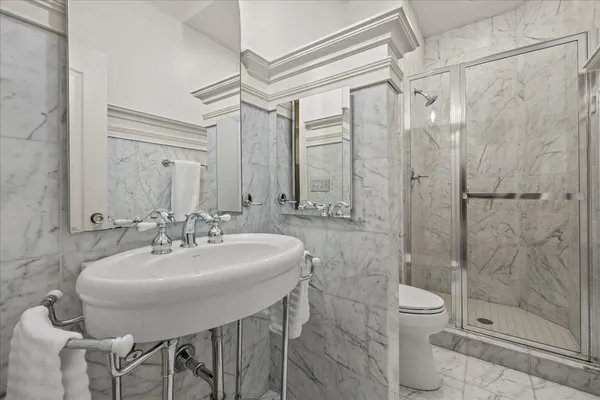 $2,199,000 | 1315 Abington Cambs Drive, Lake Forest, IL 60045