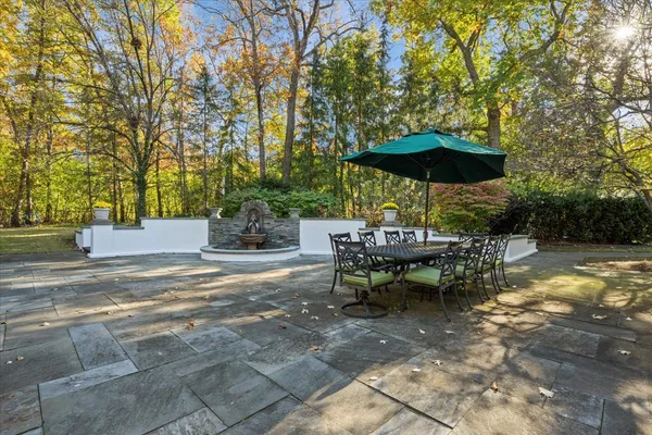 $2,199,000 | 1315 Abington Cambs Drive, Lake Forest, IL 60045